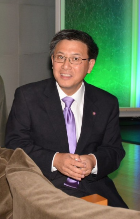 加州华裔财务长江俊辉考虑竞选州长市民支持(图)