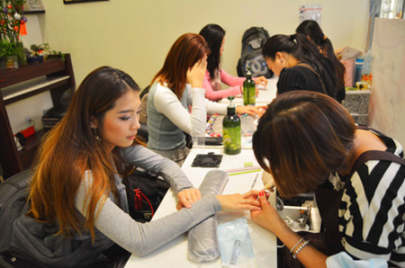 ŦԼ�������׵�����Ӫҵ���轵���ļ�����֮һ