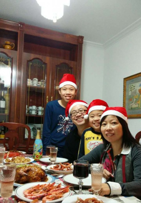 ����������ĸ�׸������в͹�������Բ����У�Ρ�