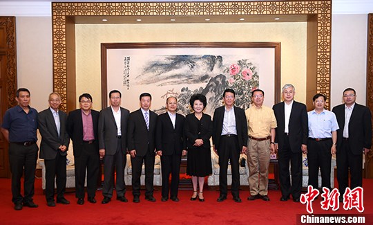 裘援平与海外专家共话“侨梦苑”建设