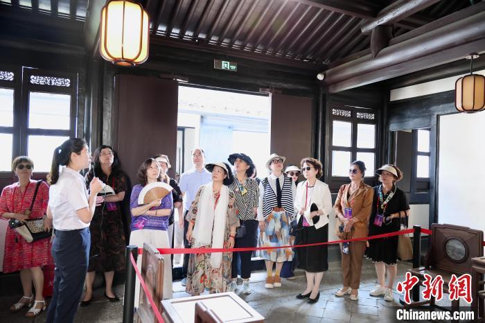 侨界“半边天”访秋瑾故居感受“鉴湖女侠”家国情怀