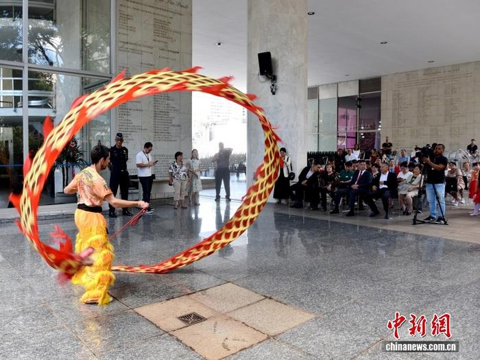 巴西圣保罗举行升旗仪式庆马年春节