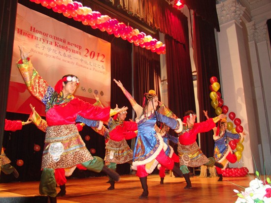 俄伏尔加格勒国立师大孔院迎来巡演艺术团