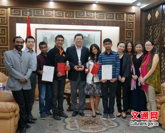 中国驻孟加拉国大使会见“汉语桥”比赛获奖选手