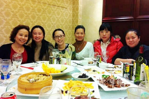 马德里爱华中文学校举行年终教学总结会议