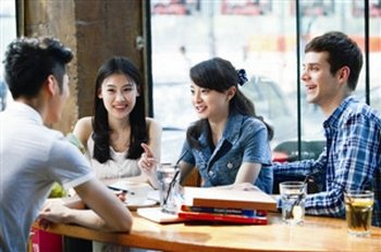 对外汉语教师成“薪”“潮”职业需持证上岗