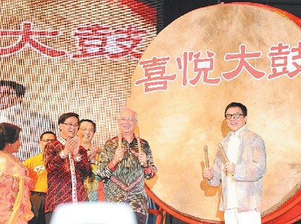 大马关丹独中采取双轨模式首相将再拨300万建校