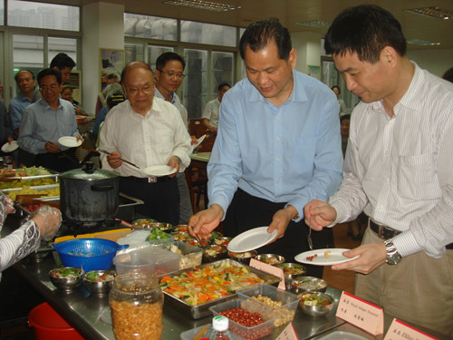 暨南大学侨联会举办第八届“美食节”