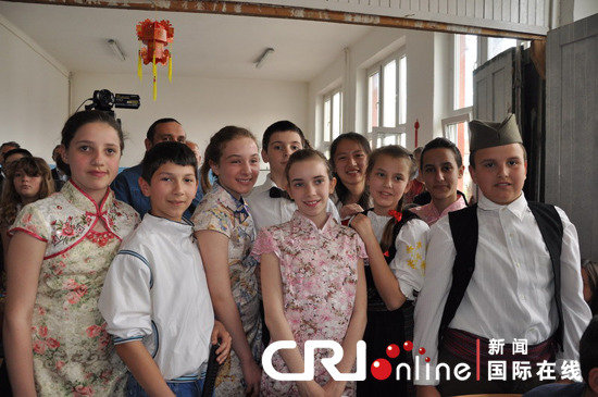 ����ά����˹���ߴ�Сѧ�ٰ��й��Ļ��ܻ