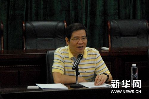 中央媒体团走进暨南大学华侨华人研究院