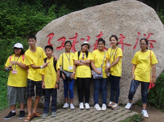 寻根之旅黑龙江营员游览森林公园收获绿色体验
