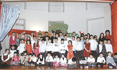 罗马孟子中文学校举行新春联欢会答谢学生家长