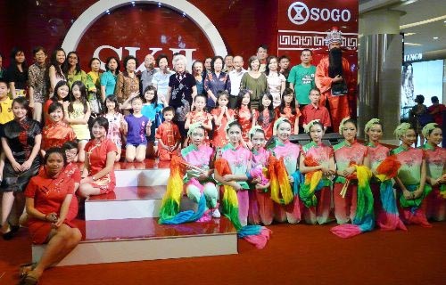 ӡ��������������ѧУʦ������ӭ����������