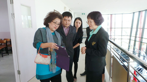 泰国斯巴顿大学副校长访问素攀孔子学院谈合作