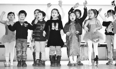 柏林益智中文学校举办联欢会习近平曾访问该校