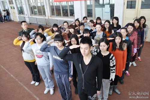 中国高校百余名赴泰国汉语教师在吉林大学军训