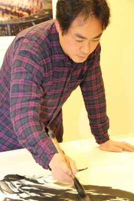 旅日新华侨画家金醒石水墨岩彩画展在东京开幕