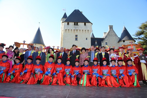 中法人文交流成果丰富北京天坛礼乐走进法国古堡