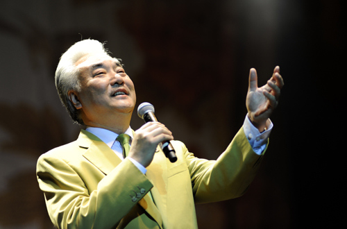 文化中国四海同春艺术团给华侨华人送祝福