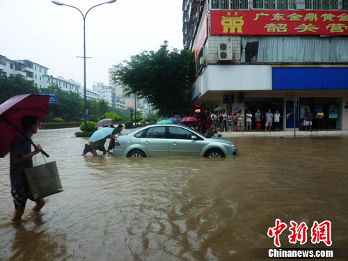 暴雨致粤北韶关市内涝千余人被困洪水获救