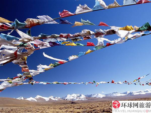 在西藏,扎西德勒就是吉祥如意的意思,白色的哈达代表着无上的纯洁