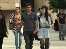 英留学新政陷“纠结”对移民欲拒还迎学子去留两难(2)