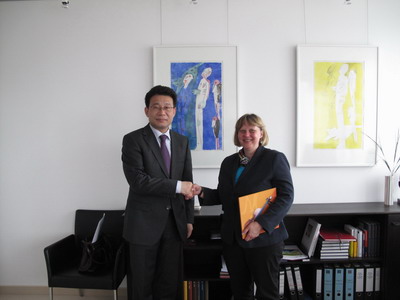 פ�¹�Ľ��������·��ʵ��ظ�У�����й���ѧ��