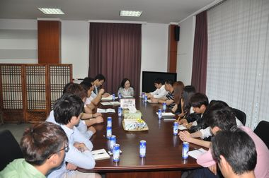 驻韩国光州总领馆举办领区中国留学生会干部座谈