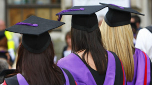 紧缩政策下英国知名大学仍然招收更多海外学生