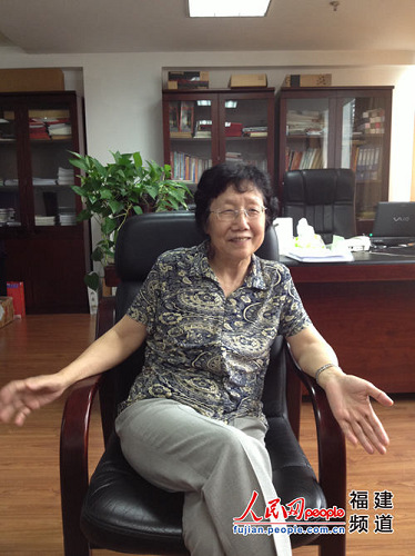 福建留学生同学会郑瑜:从研究化学到服务留学生