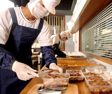 80后留英女孩创业做卤味小吃红遍英国华人圈(图)