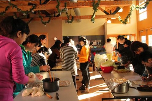 华盛顿大学中国留学生“火锅水饺派对”庆祝新年