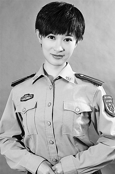 魅力女兵尹洁昕用青春编织科学梦