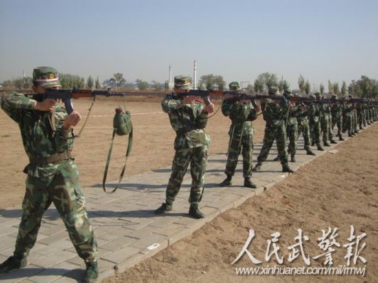 包头武警通过“五小练兵”增强军事技能(图)