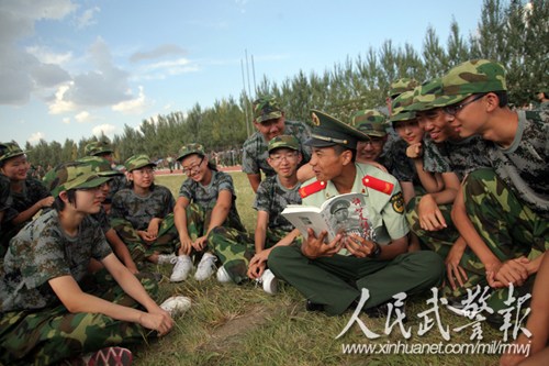 黑龙江武警积极配合驻地开展国防教育