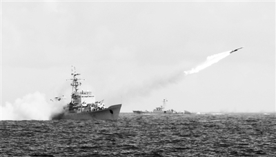 南海舰队训练在复杂电磁环境下演练精确打击
