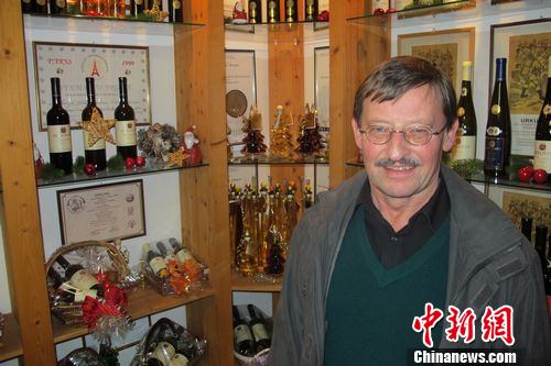 孙子兵法全球行:德国酒文化学者“把酒话兵法”