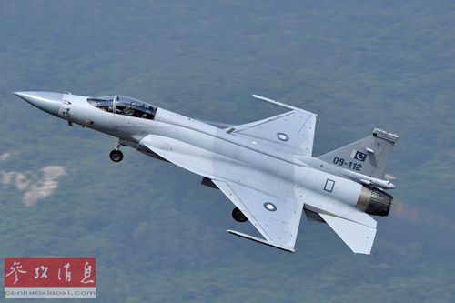 �ӿ����ͻ�˹̹�Ľ�JF-17ս�����ӡ�Ⱥ�ĸ