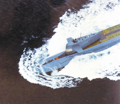 海军驾“蓝鲸”40余年工程师称怕死不干核潜艇