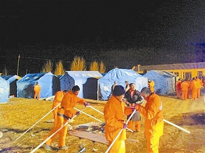 吉林松原发生5.5级地震民兵紧急救灾(图)
