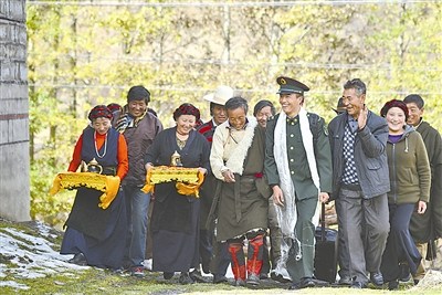 藏族士兵祖孙三代报国爷爷战死父亲因战致伤