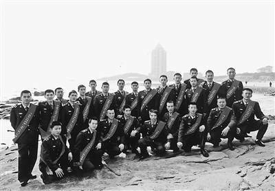 济南军区某特战团25名特种兵赴青岛疗养(图)