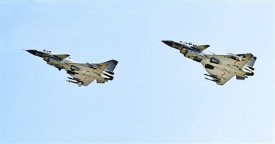 东海舰队航空兵某师组织新型战机实战化训练(图)