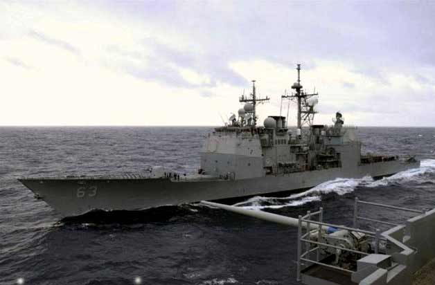 美军战舰在南海监视辽宁舰被逼停美外交抗议(图)