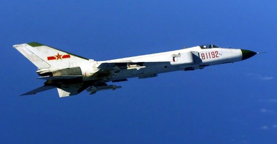中美舰机南海对峙盘点:美驱逐舰曾撞中国潜艇