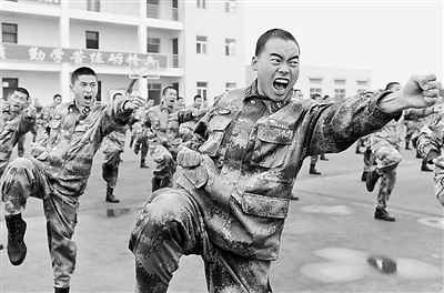 �ɶ�����ĳ��ע������ս������ٱ�ѵ���ܵ�ȭ