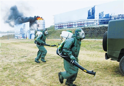 安徽省人防办组织专业分队演练救援(图)