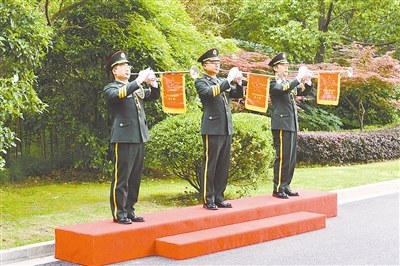 ��ž������ţ����̤�Ϻ�̺һ˲����ӭ���Ž�