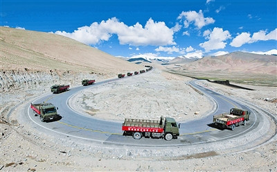 西北边境交通体系初步建成主干公路实现等级化