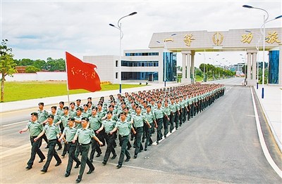 常规导弹第一旅:在能打胜仗中创造新荣誉(图)